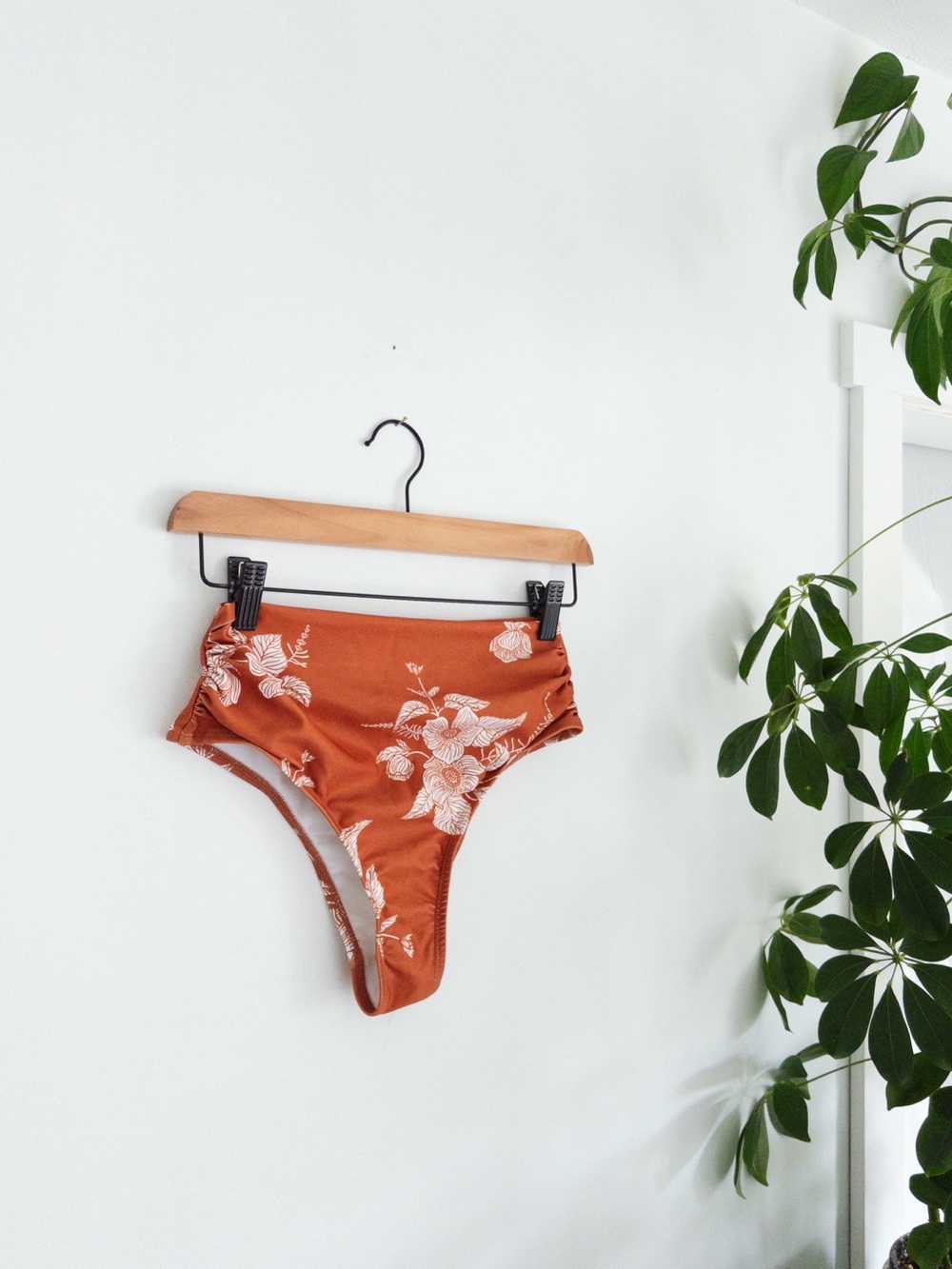 Nettle’s Tale 🇨🇦 Cheeky Magic Bottoms Rust Floral - Size Small